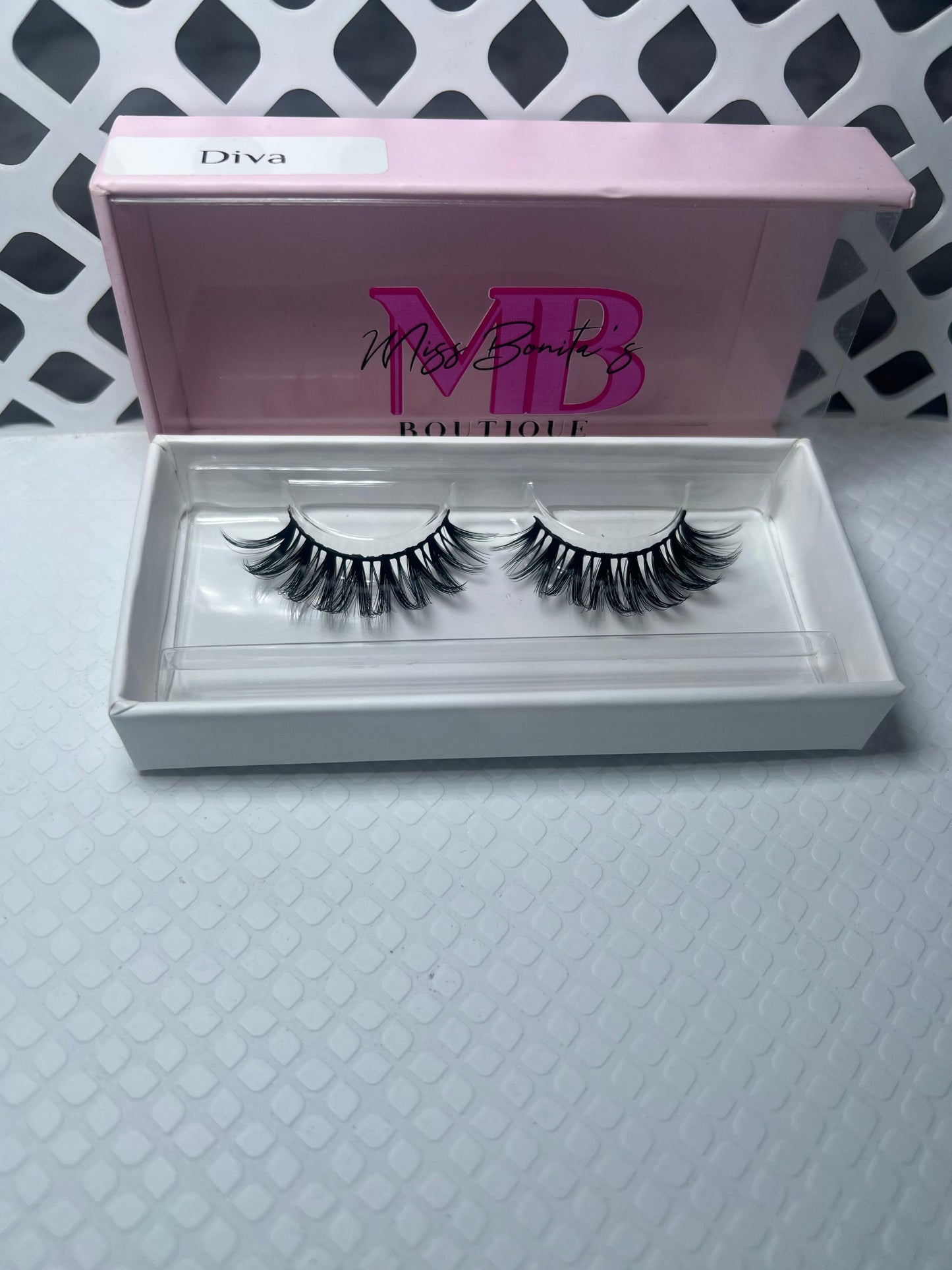 LASH STYLE: DIVA