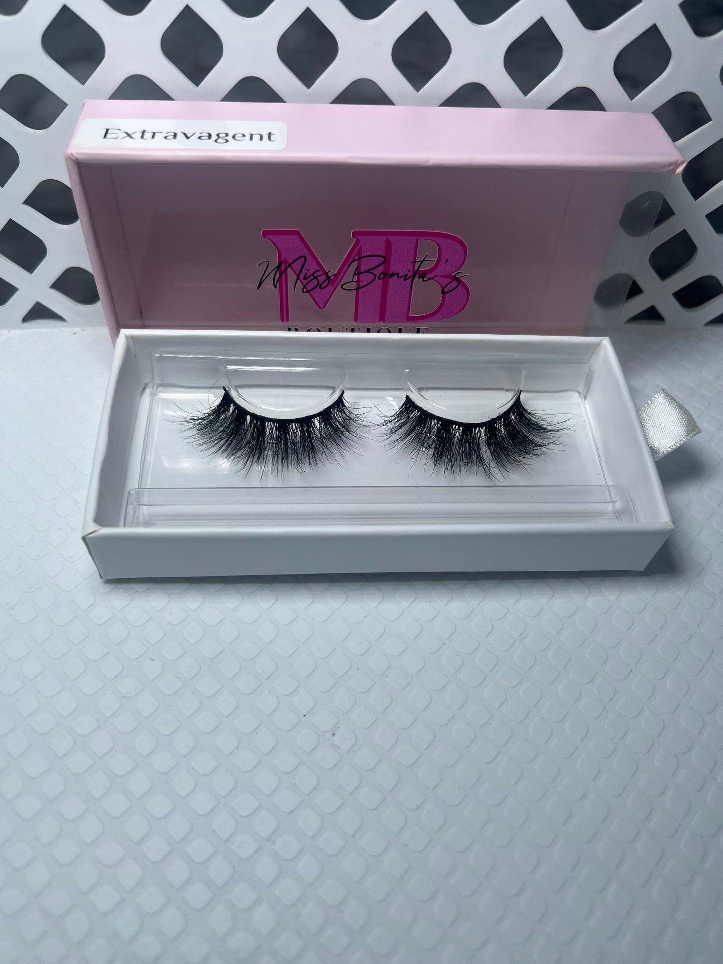 LASH STYLE: EXTRAVAGENT